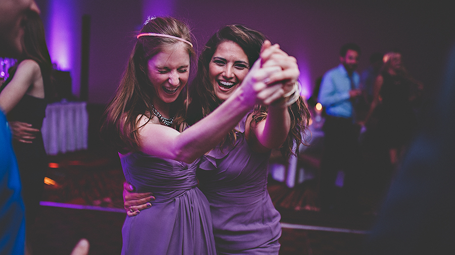 bridesmaids_dancing